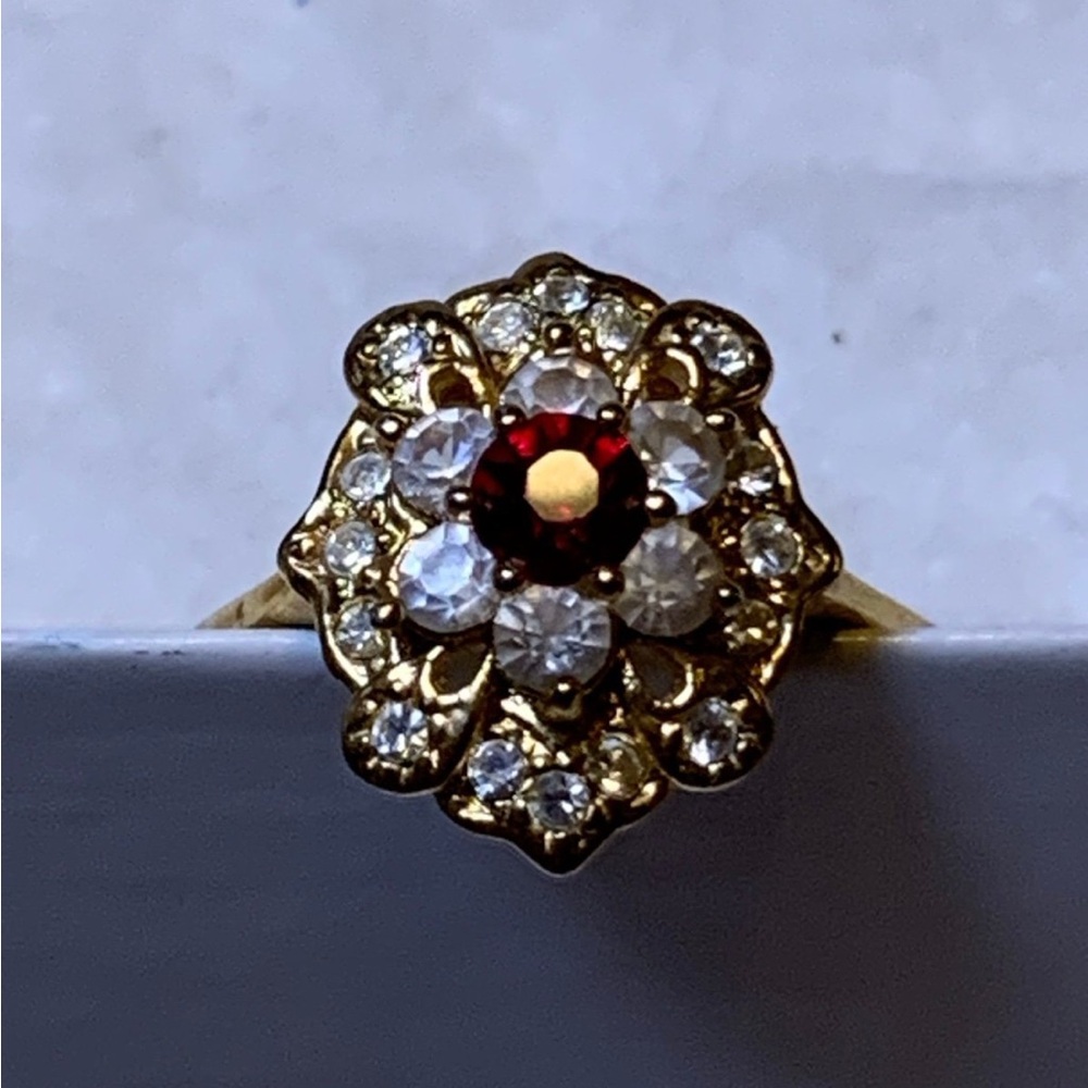 Elegant Gold and Red Gemstone Ring